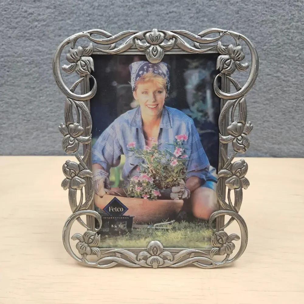 VTG Ornate Antiqued Pewter Tone Filigree Floral Picture Frame for 5 x 7 photo